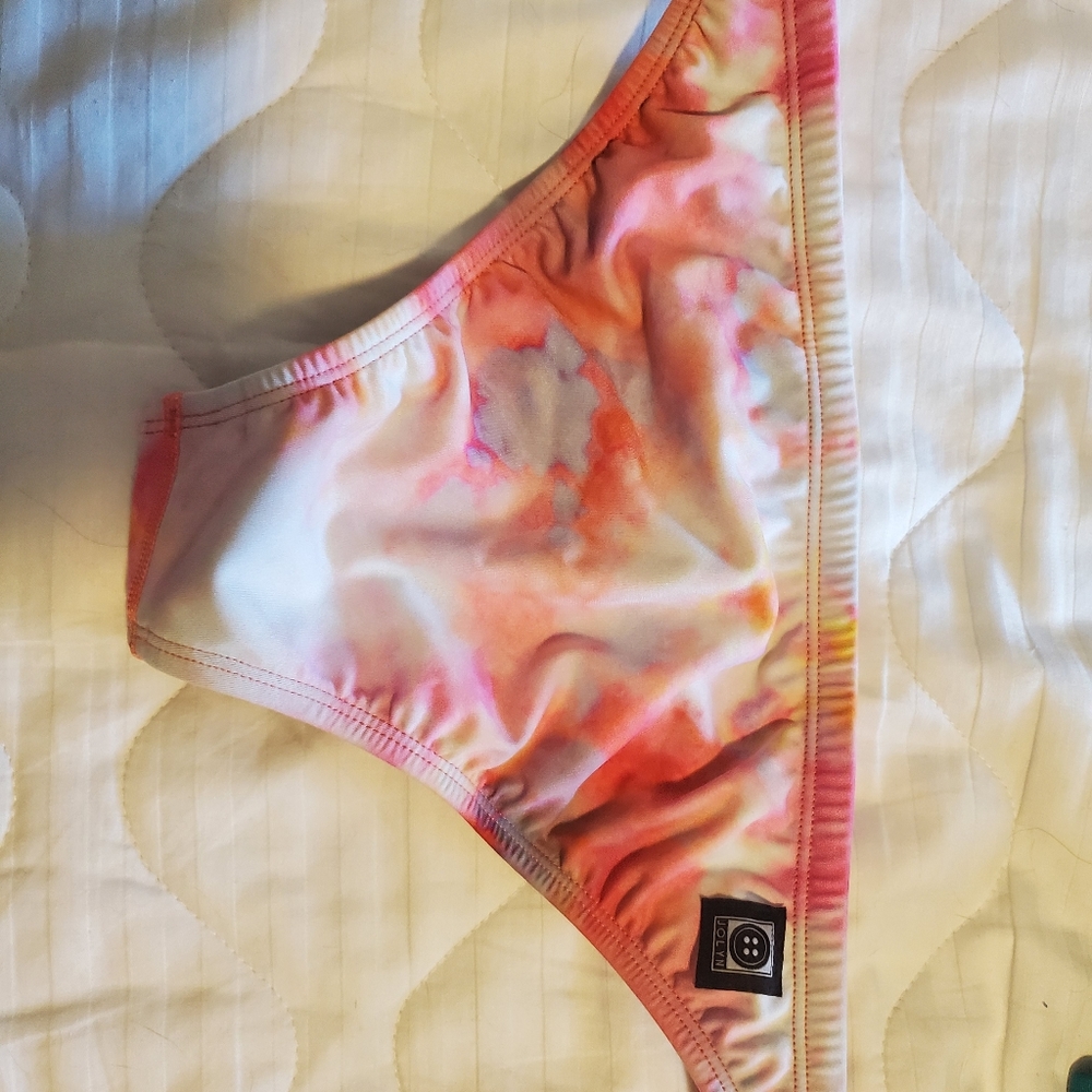 Jolyn Europe Bottom